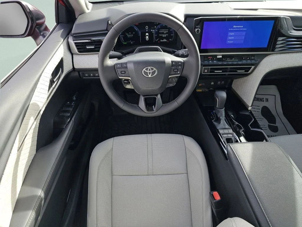 2025 Toyota Camry XLE - Photo 12