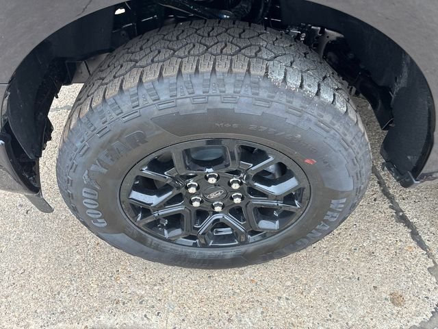 New 2026 Agate Black Metallic Ford XLT image 11