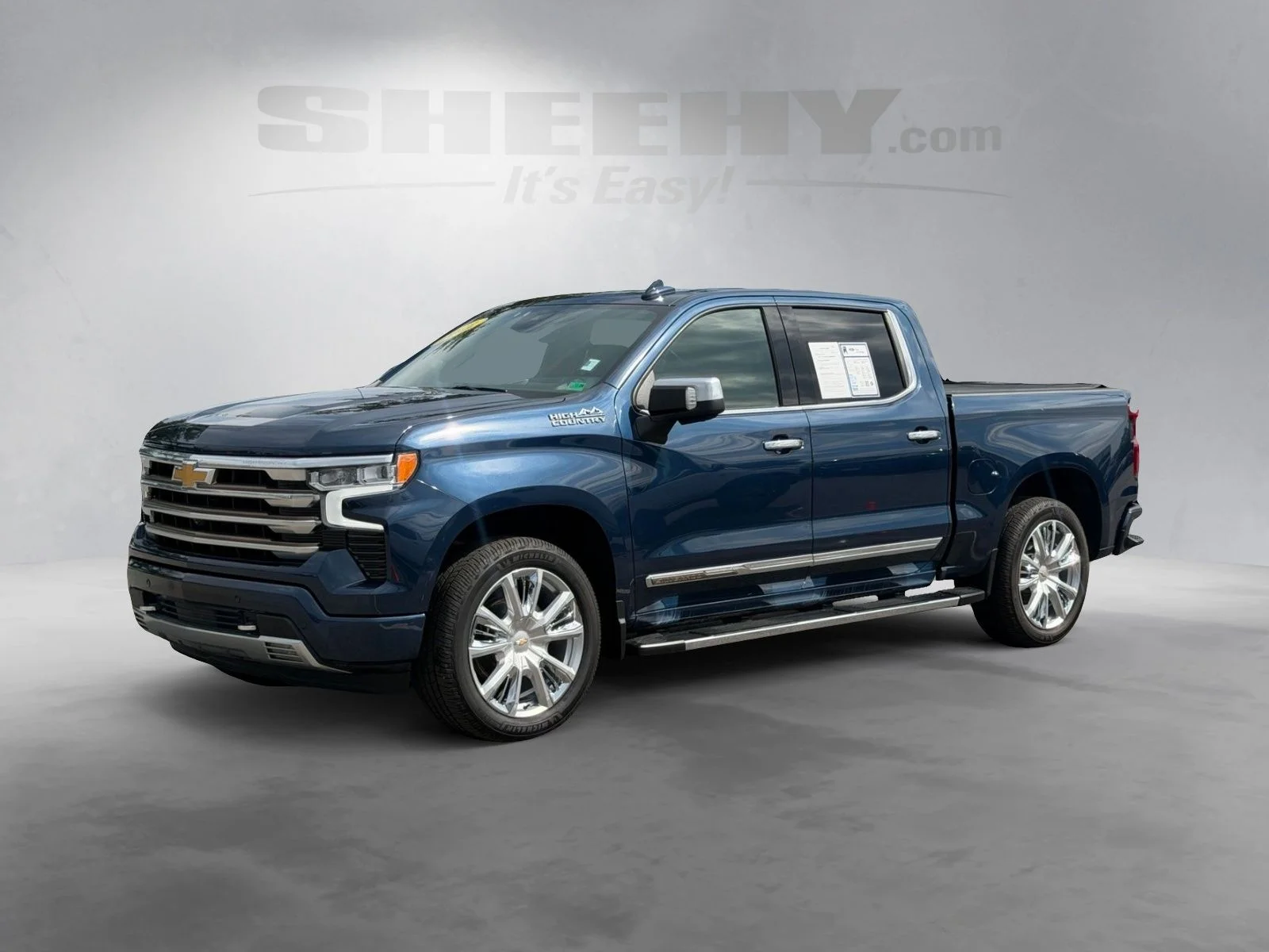 Used 2022 Glacier Blue Metallic Chevrolet High Country image 17