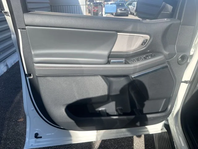 New 2025 Star White Metallic Tri-Coat Ford Active image 11