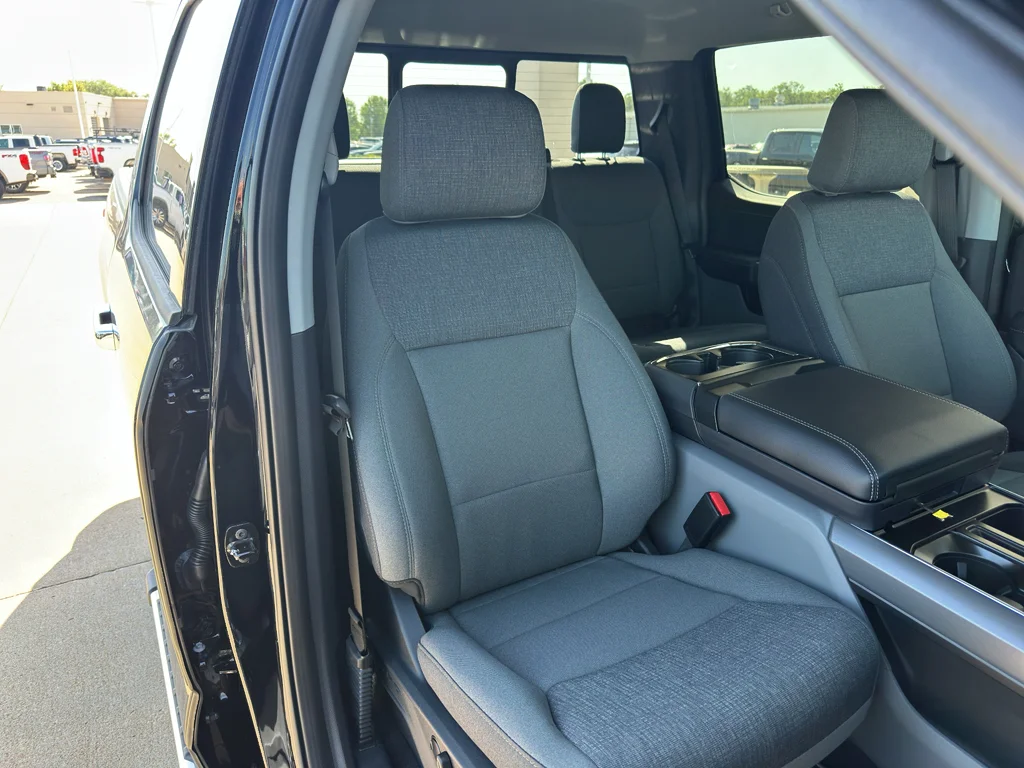 New 2026 Agate Black Metallic Ford XLT image 34