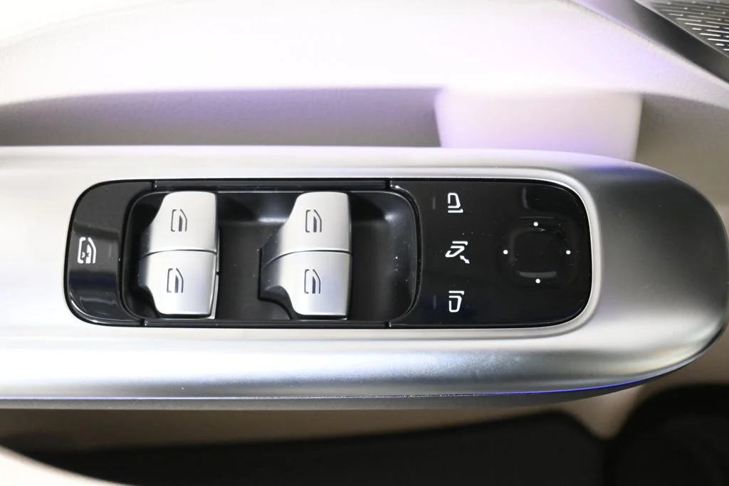 Used 2026  Mercedes-Benz C 300 image 26