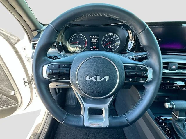 Used 2024 White Kia GT-Line image 11