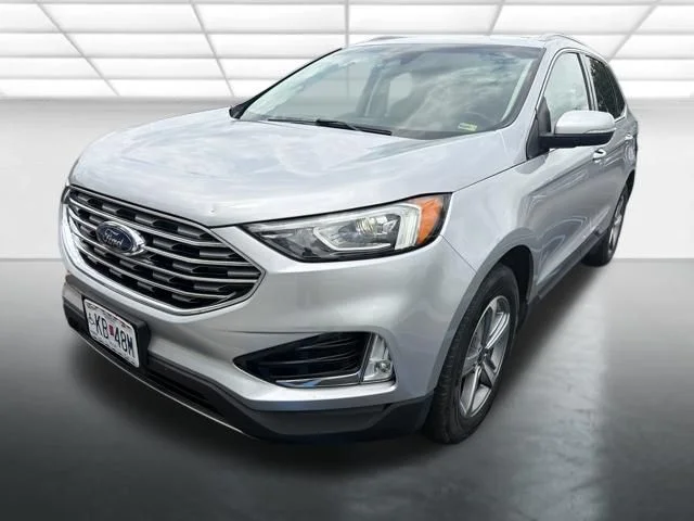 Used 2019 Silver Ford SEL image 3