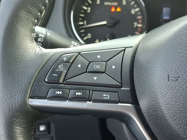 Used 2018 Blue Nissan SV image 20
