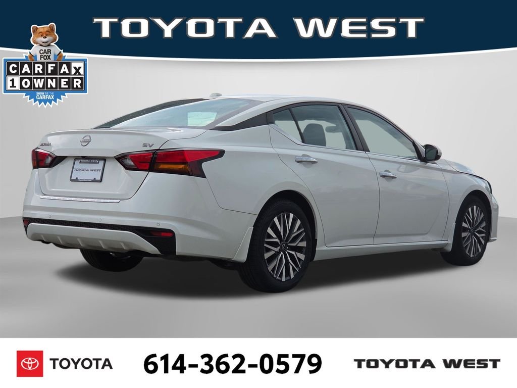 Used 2023 White Nissan 2.5 SV image 7