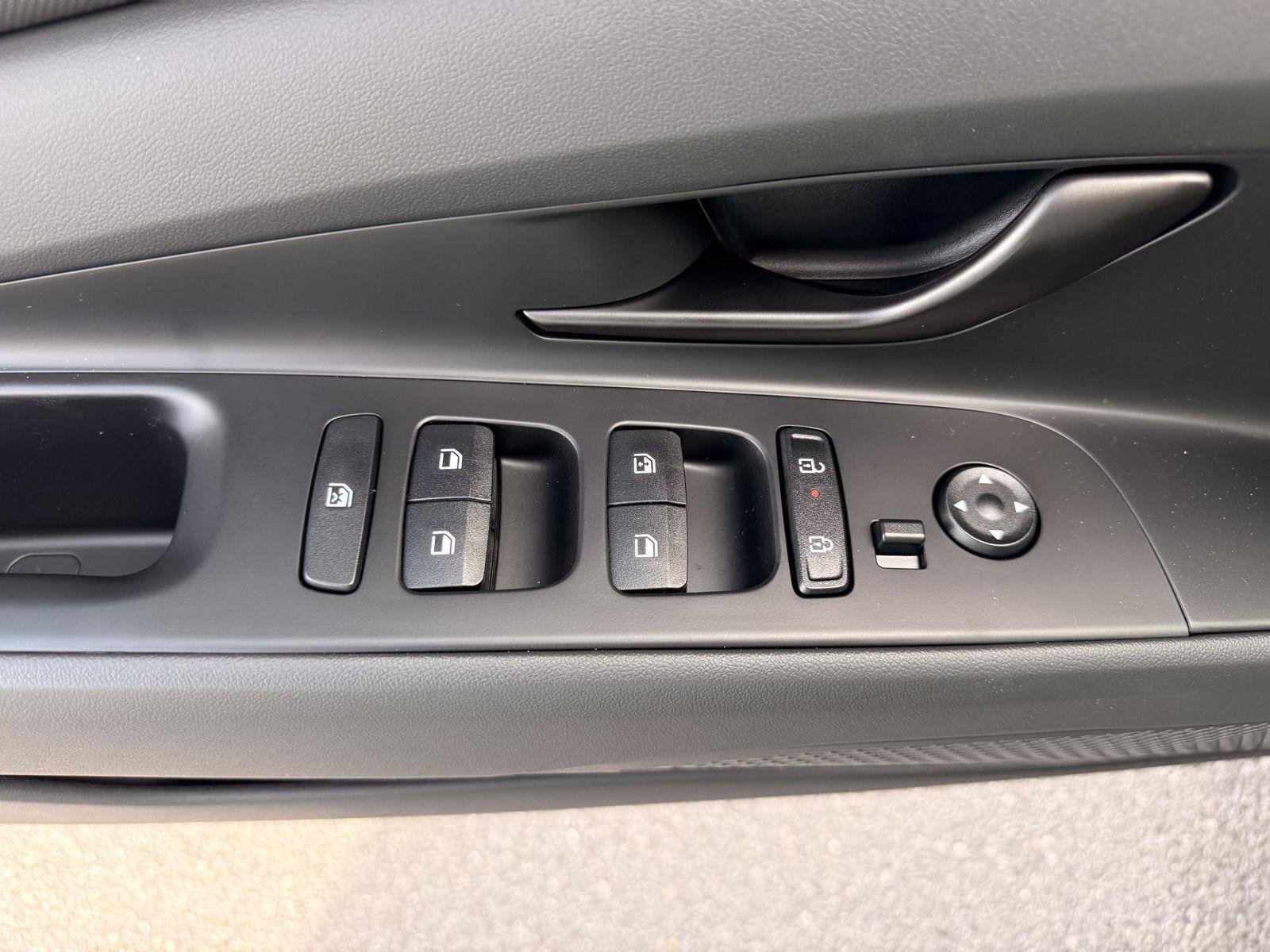 New 2026 Amazon Gray Hyundai SEL Sport image 11