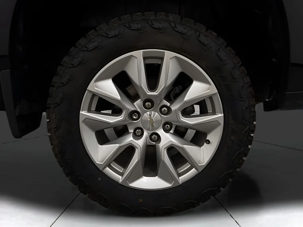 Used 2023 Black Chevrolet Custom image 28