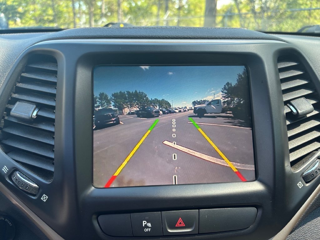 Certified Used 2017 White Jeep Latitude image 21