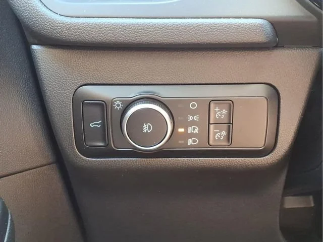 Used 2025  Ford ST-Line Select image 13