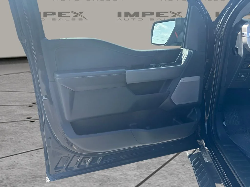 Used 2023 Blue Ford XLT image 18