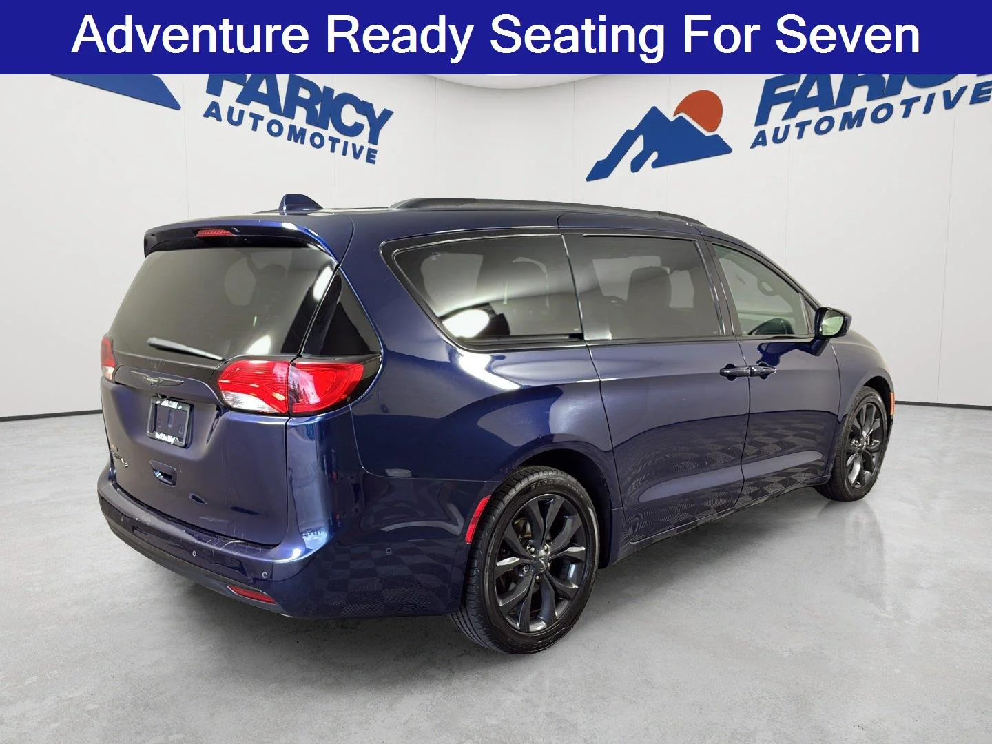 Used 2020 Jazz Blue Pearlcoat Chrysler Touring L Plus image 5