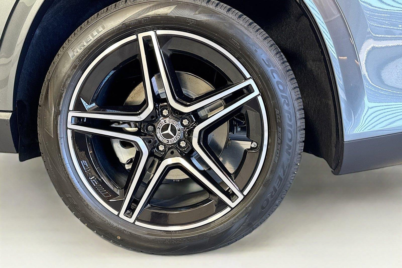 New 2026 Selenite Grey Metallic Mercedes-Benz GLS 450 image 29