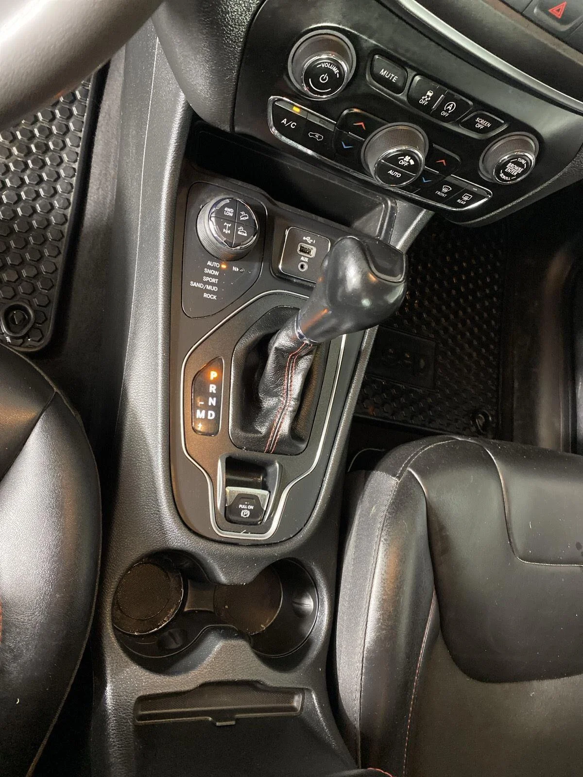 Used 2022 Hydro Blue Pearlcoat Jeep Trailhawk image 13
