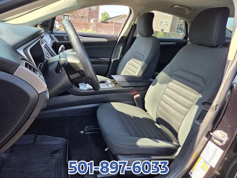 Used 2019 Black FORD SE FWD image 9