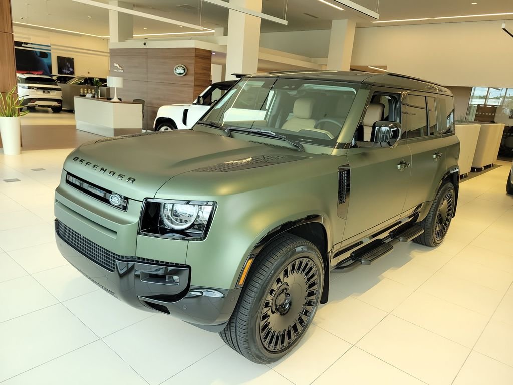 New 2026 Woolstone Green Land Rover X-Dynamic SE image 1