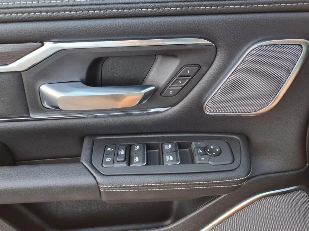 2026 RAM 1500 Laramie - Photo 15