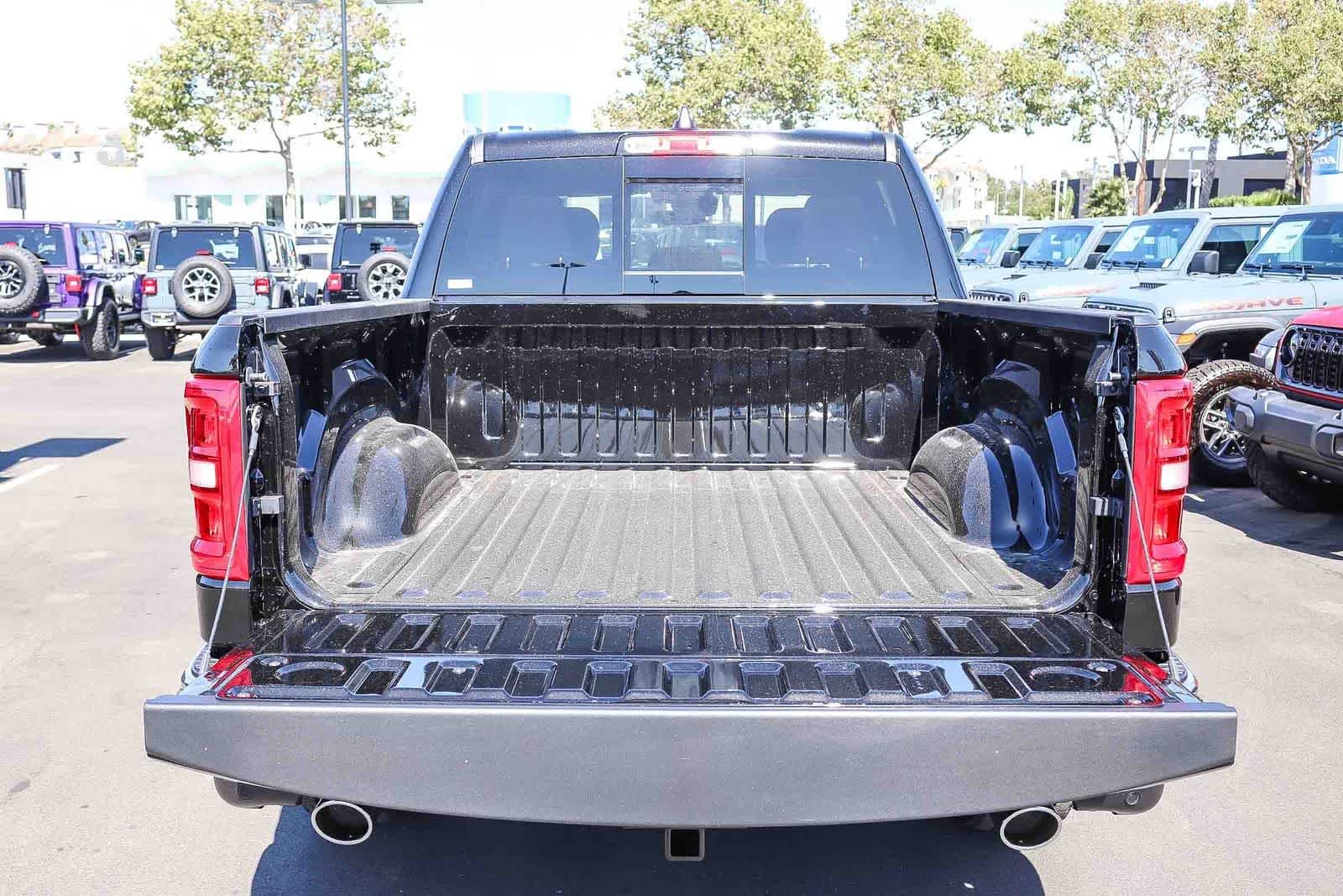New 2026 Diamond Black Crystal Pearl-Coat Exterior Paint RAM Big Horn image 11