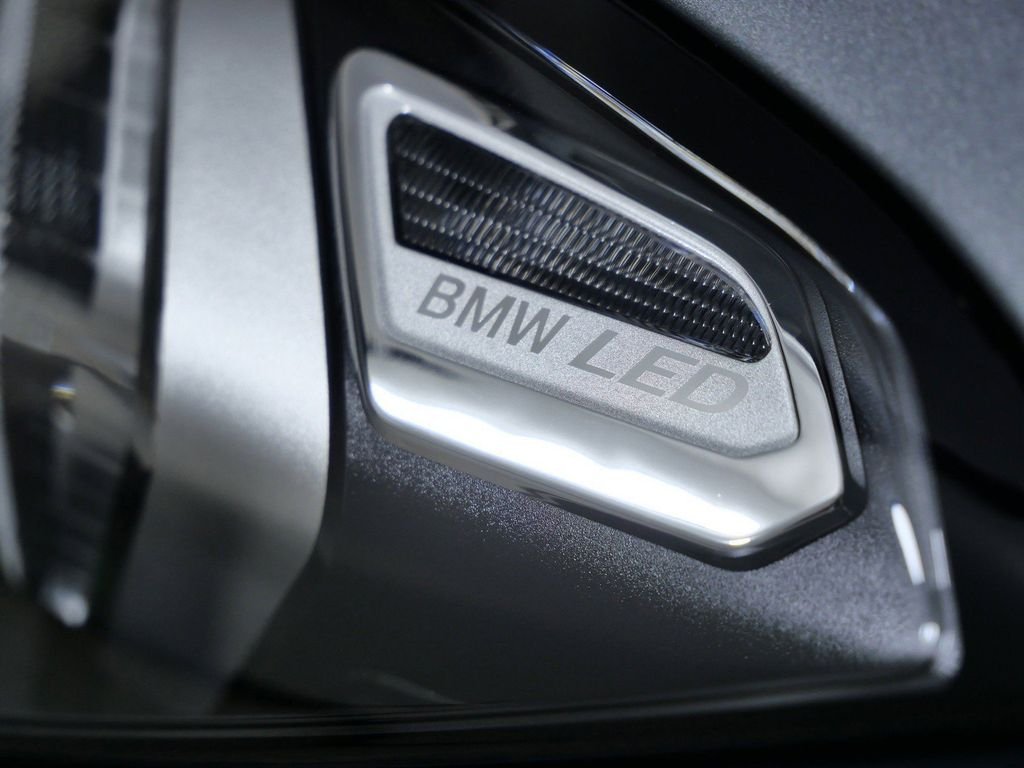 Used 2026 Skyscraper Grey Metallic BMW 330i xDrive image 5