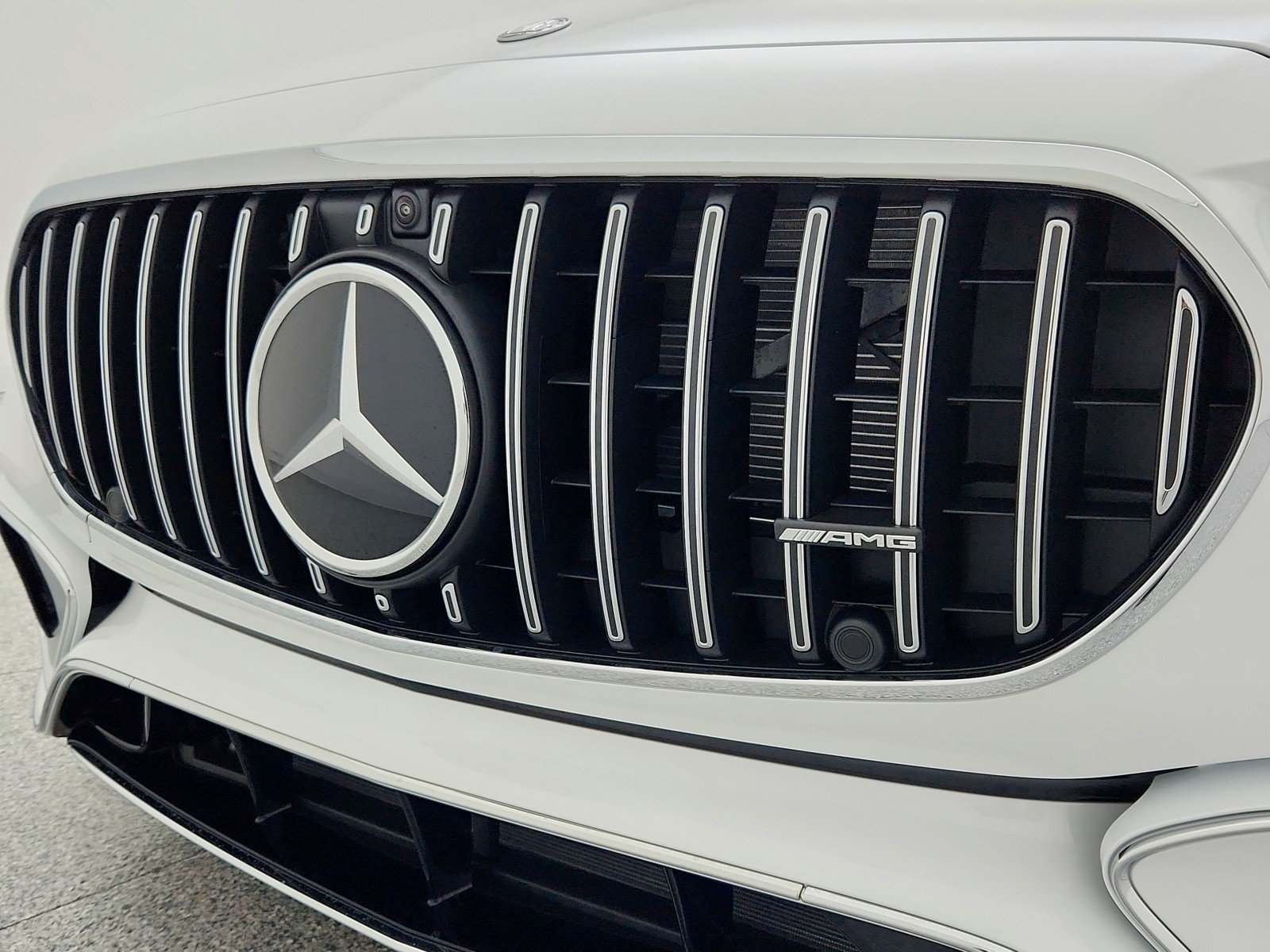 New 2026 MANUFAKTUR Moonlight White Metallic Mercedes-Benz AMG® S 63 E 4MATIC Sedan image 24