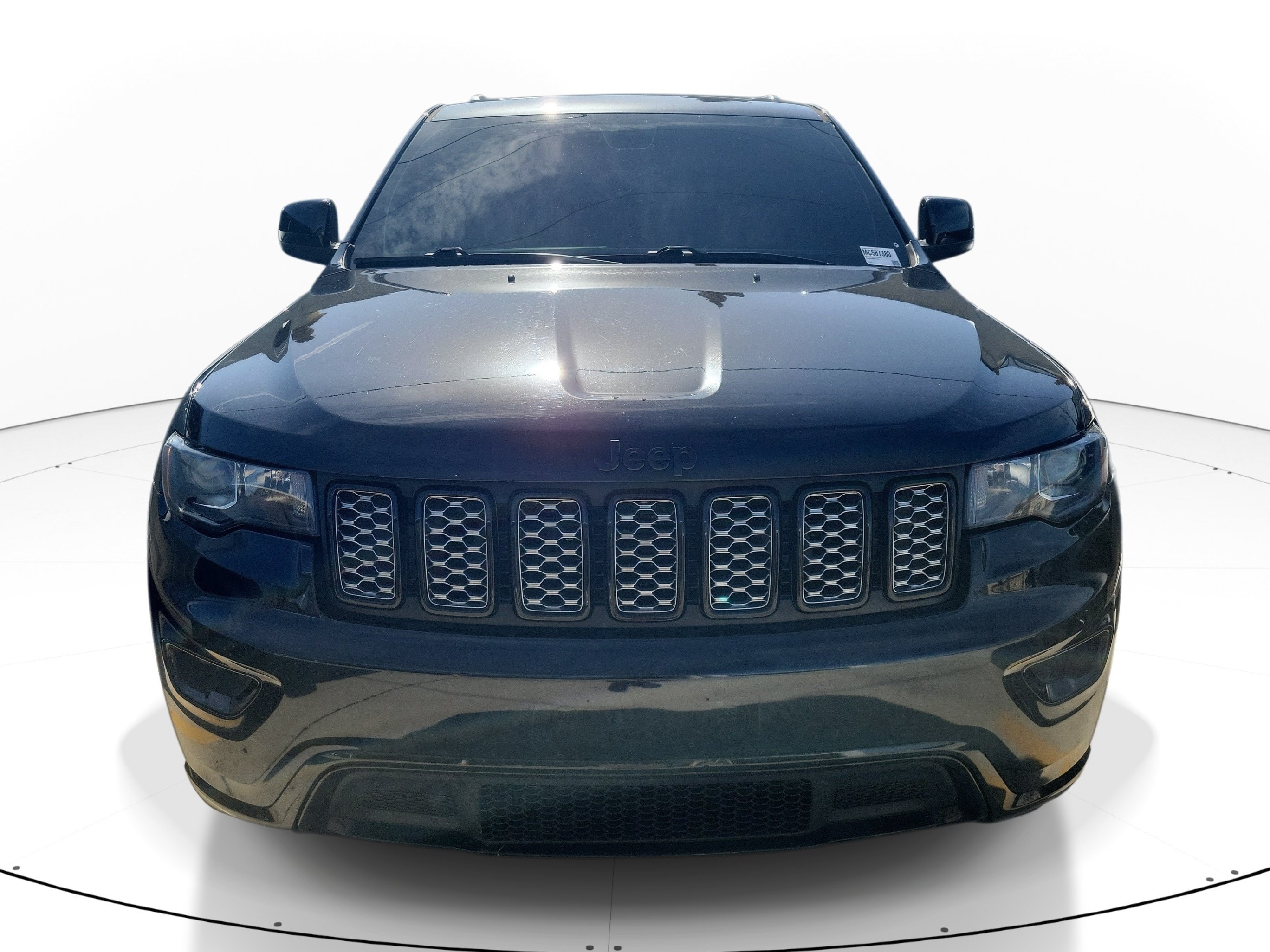 Used 2021 Diamond Black Crystal Pearlcoat Jeep Laredo X image 2