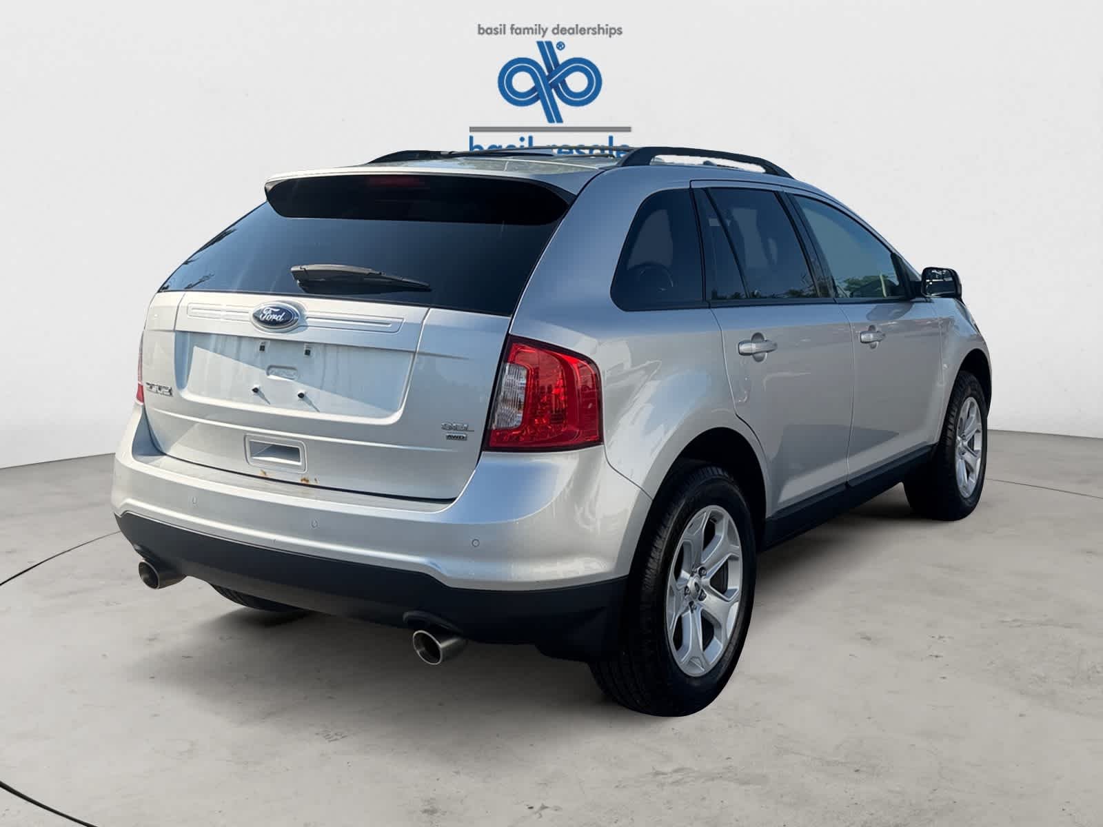 Used 2014 Ingot Silver Metallic Ford SEL image 6