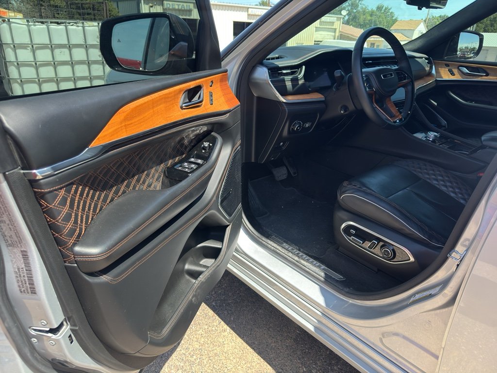 Used 2021 Silver Zynith Jeep Summit Reserve image 3