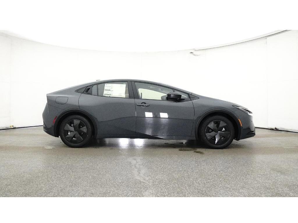 2025 Toyota Prius SE - Photo 27