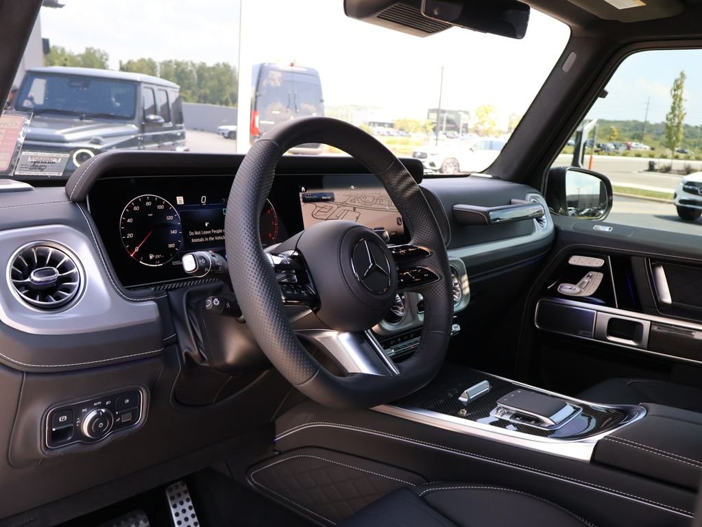 Used 2026 MANUFAKTUR Graphite Met Mercedes-Benz G 550 image 17