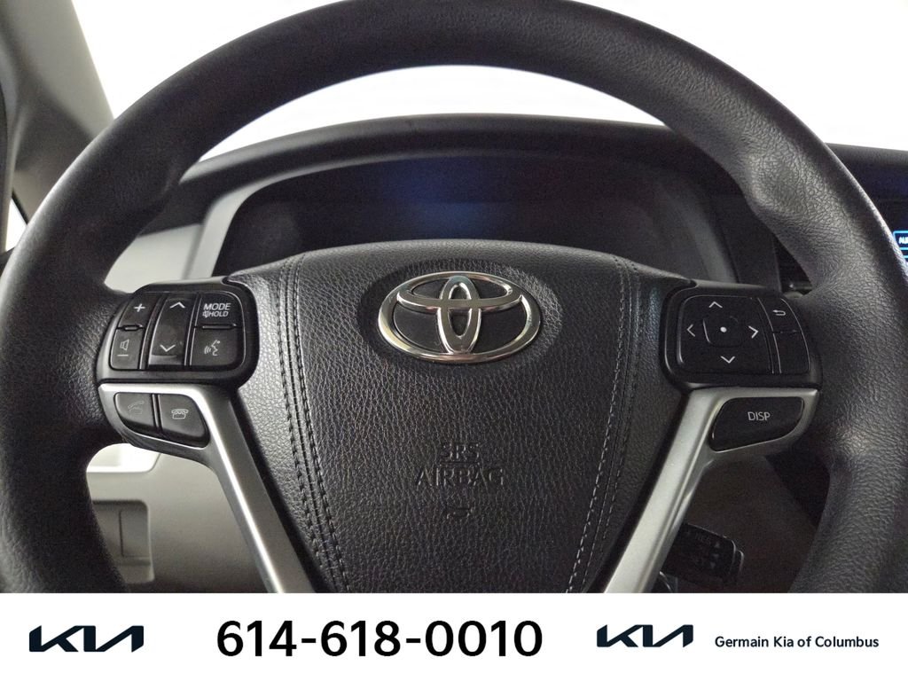 Used 2015 Black Toyota LE image 21