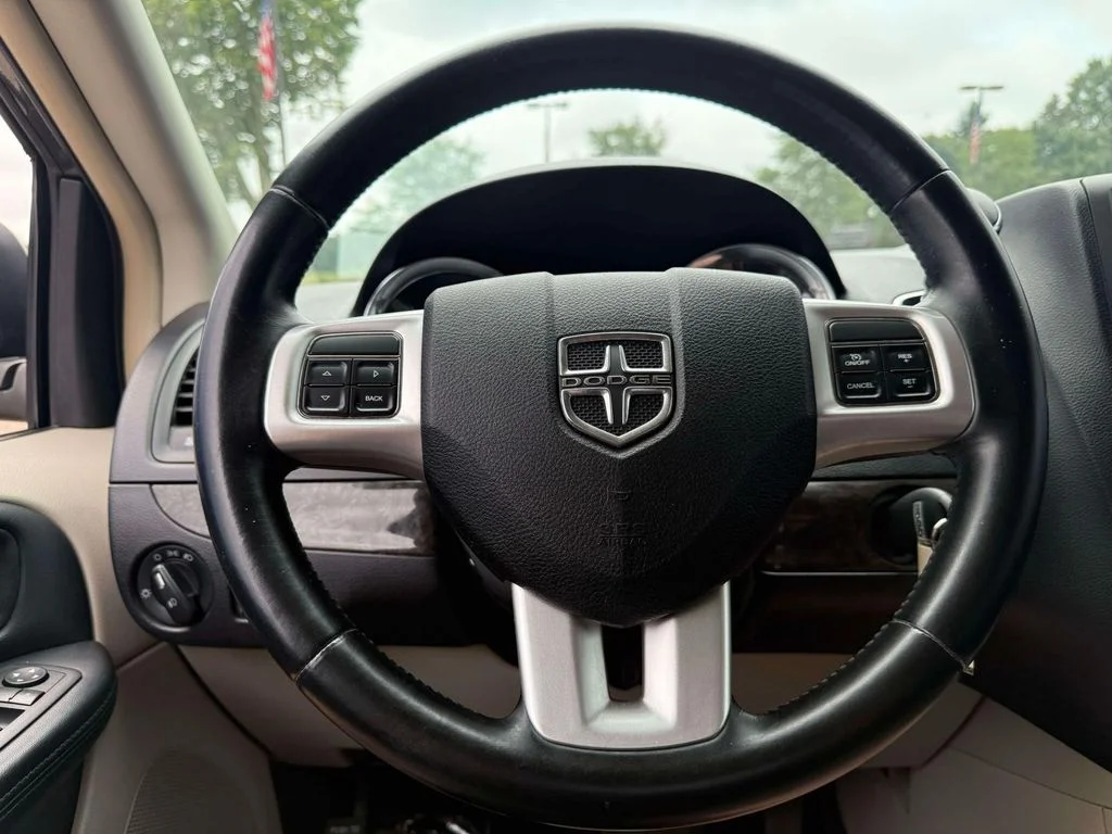 Used 2011 Gray Dodge Crew image 17