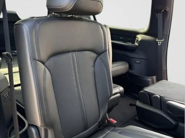 New 2026 Baltic Gray Metallic Clearcoat Jeep  image 32