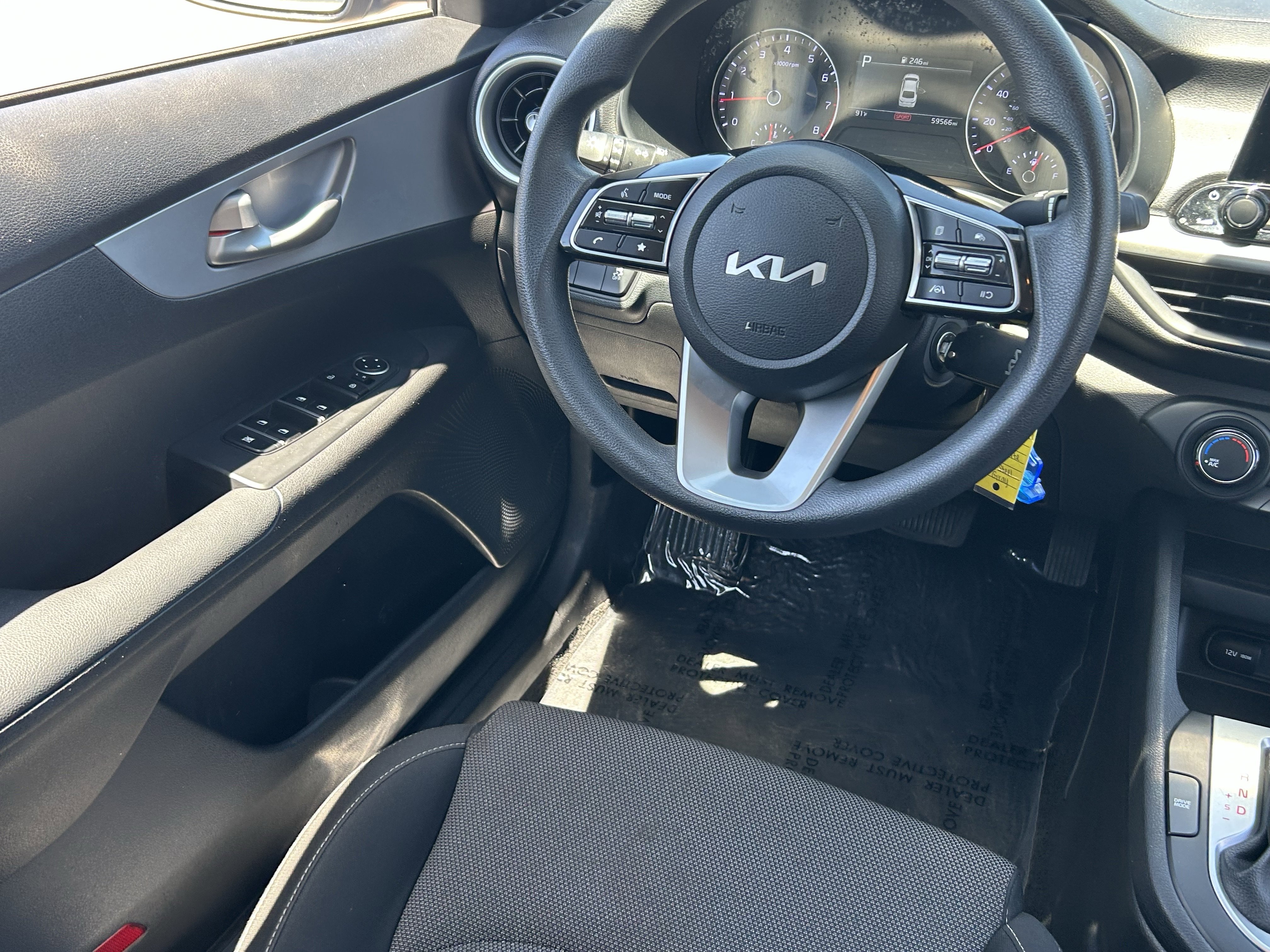 2024 Kia Forte LXS - Photo 15