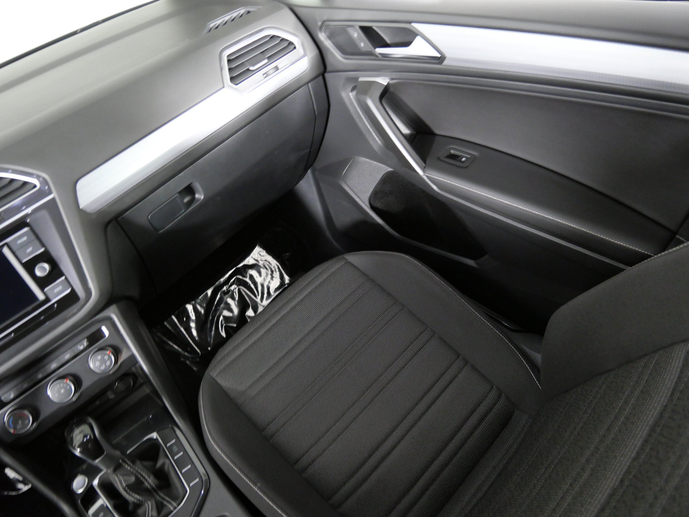 Used 2024 Silver Volkswagen S image 11
