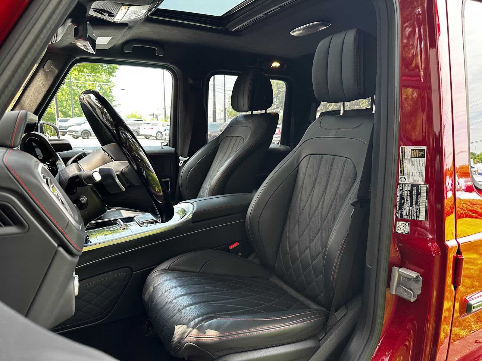 Certified Used 2025 MANUFAKTUR Cardinal Red Metallic Mercedes-Benz G 550 image 3