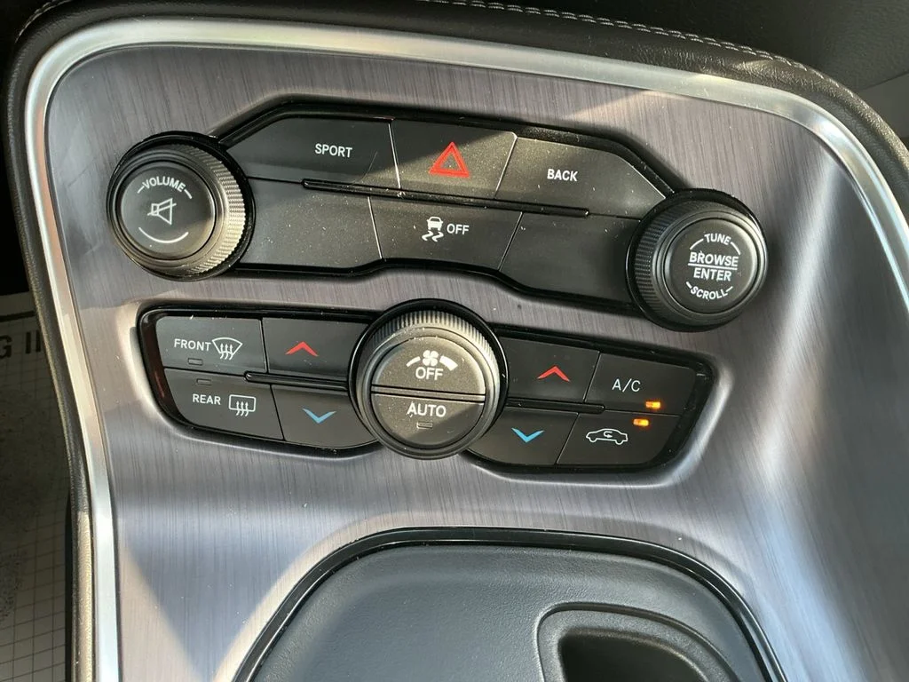 Used 2016 Silver Dodge SXT image 15
