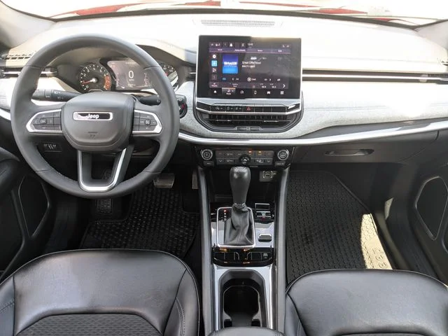 Used 2023 Red Jeep Latitude image 12