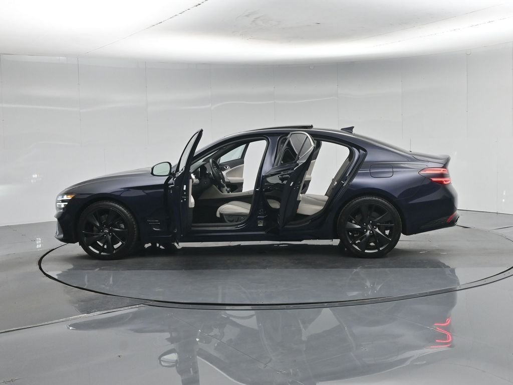 Certified Used 2023 Blue Genesis 3.3T image 5