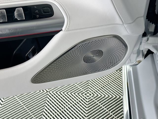 New 2026 MANUFAKTUR moonlight white magno (White Ambiance) Mercedes-Benz Maybach SL 680 image 48