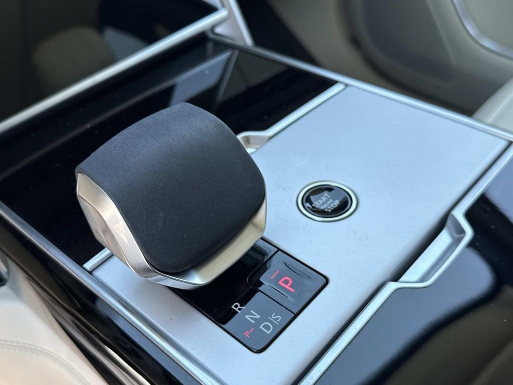 2025 Land Rover Range Rover SE - Photo 5