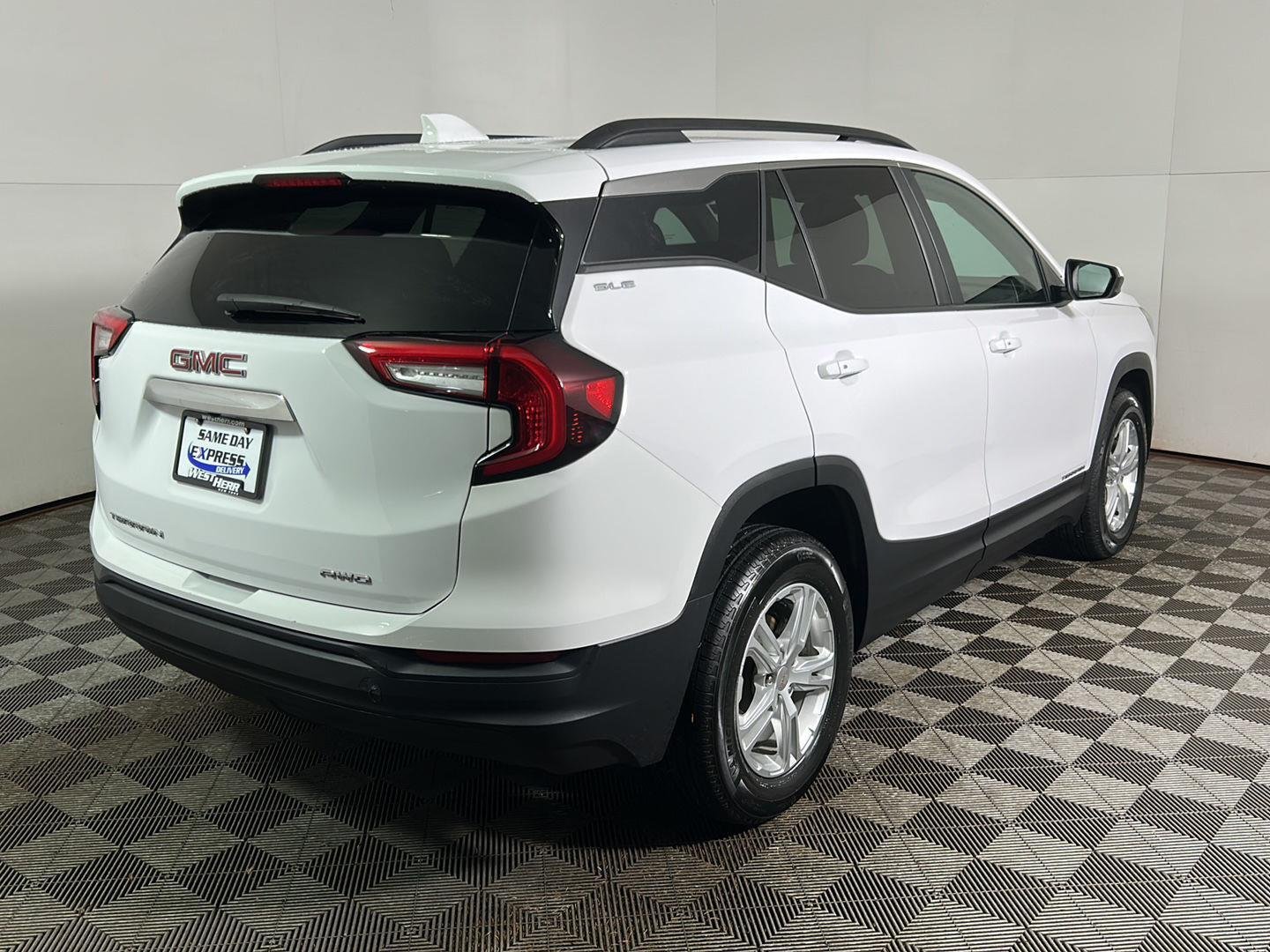Used 2024 Summit White GMC SLE image 6