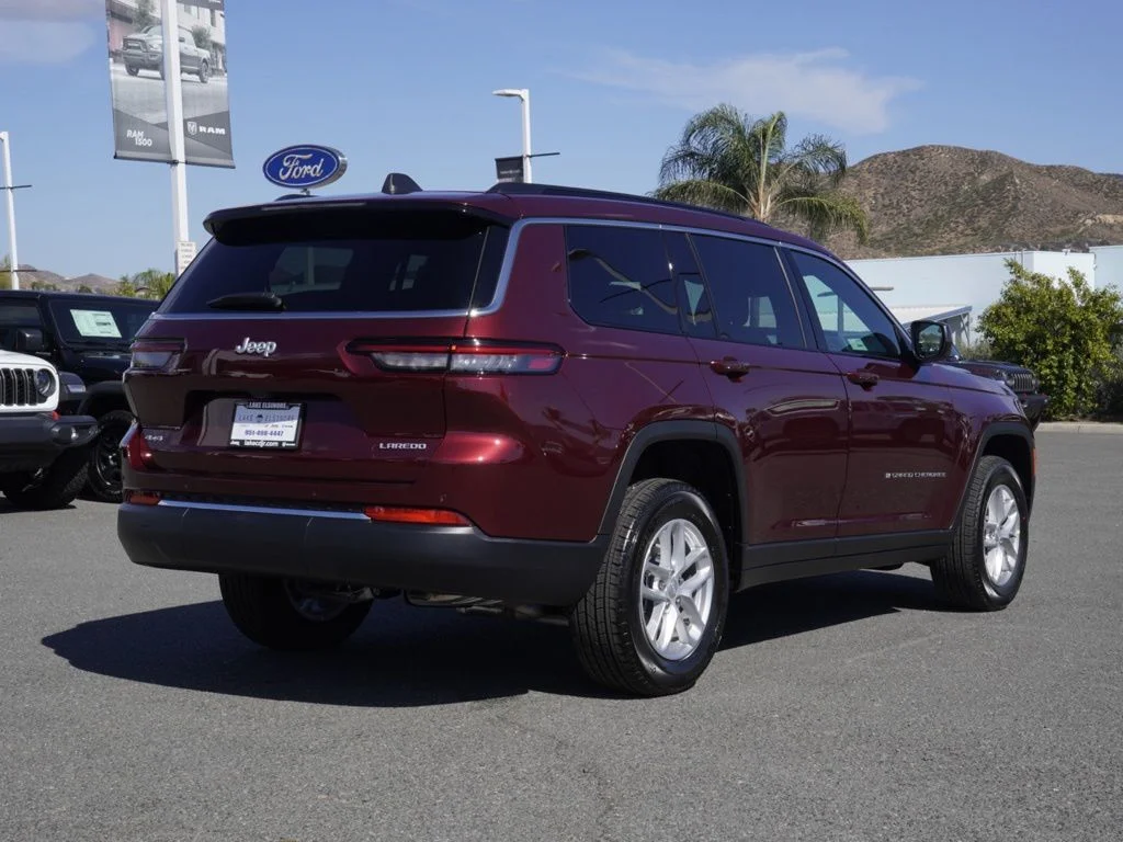 New 2026 Velvet Red Pearlcoat Jeep Laredo image 4