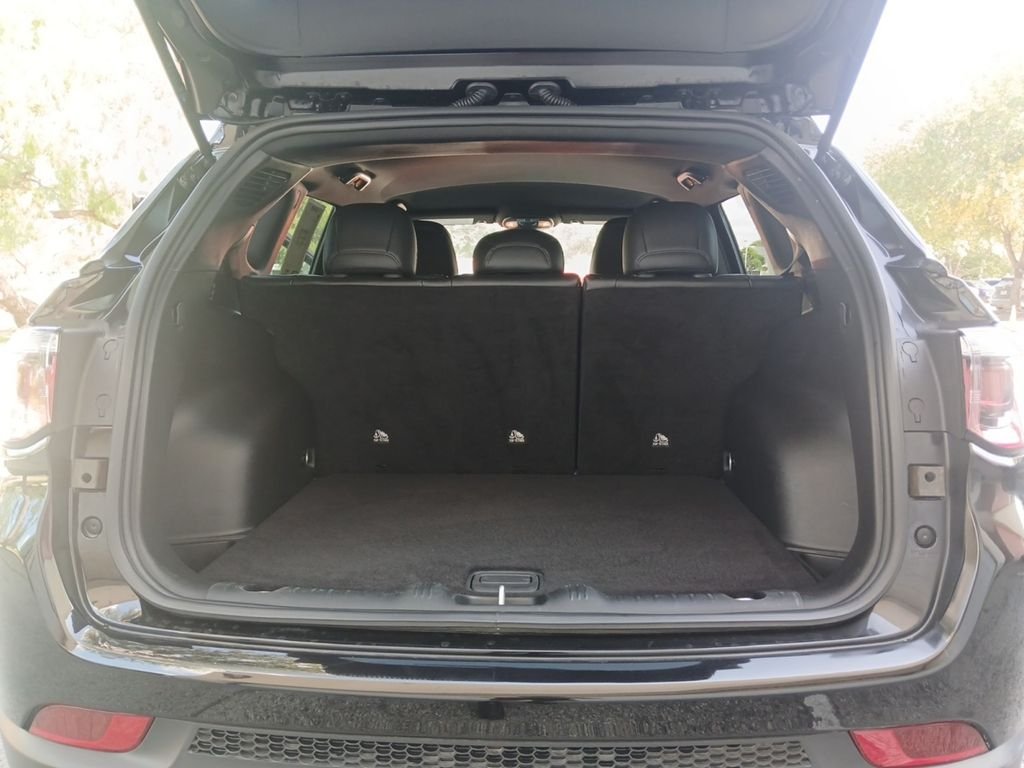 Used 2026 Black Jeep Latitude image 19