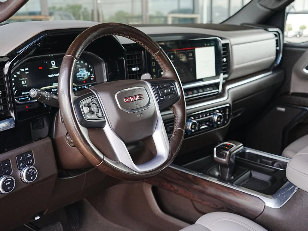 Used 2023 Silver GMC SLT image 8