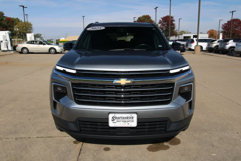 Used 2025 Gray Chevrolet LT image 2