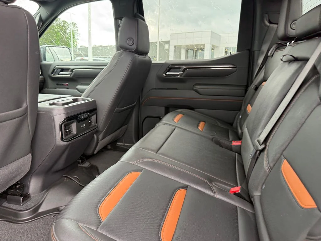 Used 2025 White GMC AT4 image 20