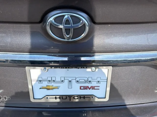 Used 2017 Gray Toyota XLE image 17