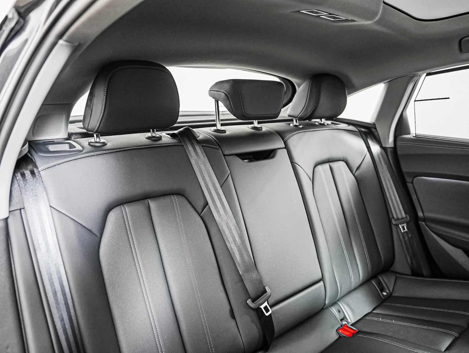 New 2026 Daytona Gray Metallic Audi Premium Plus image 10