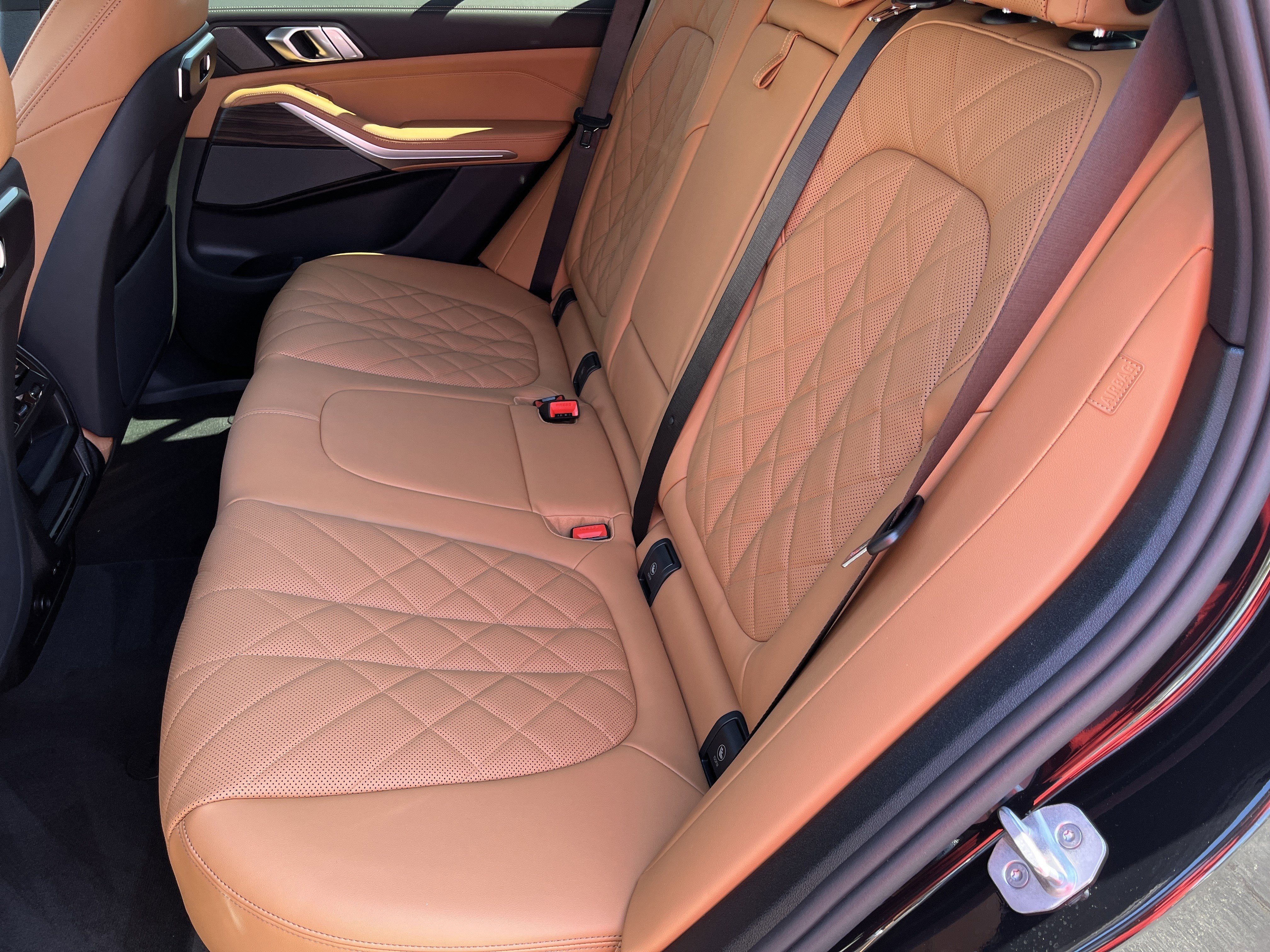 New 2026 Black Sapphire Metallic BMW xDrive50e image 19