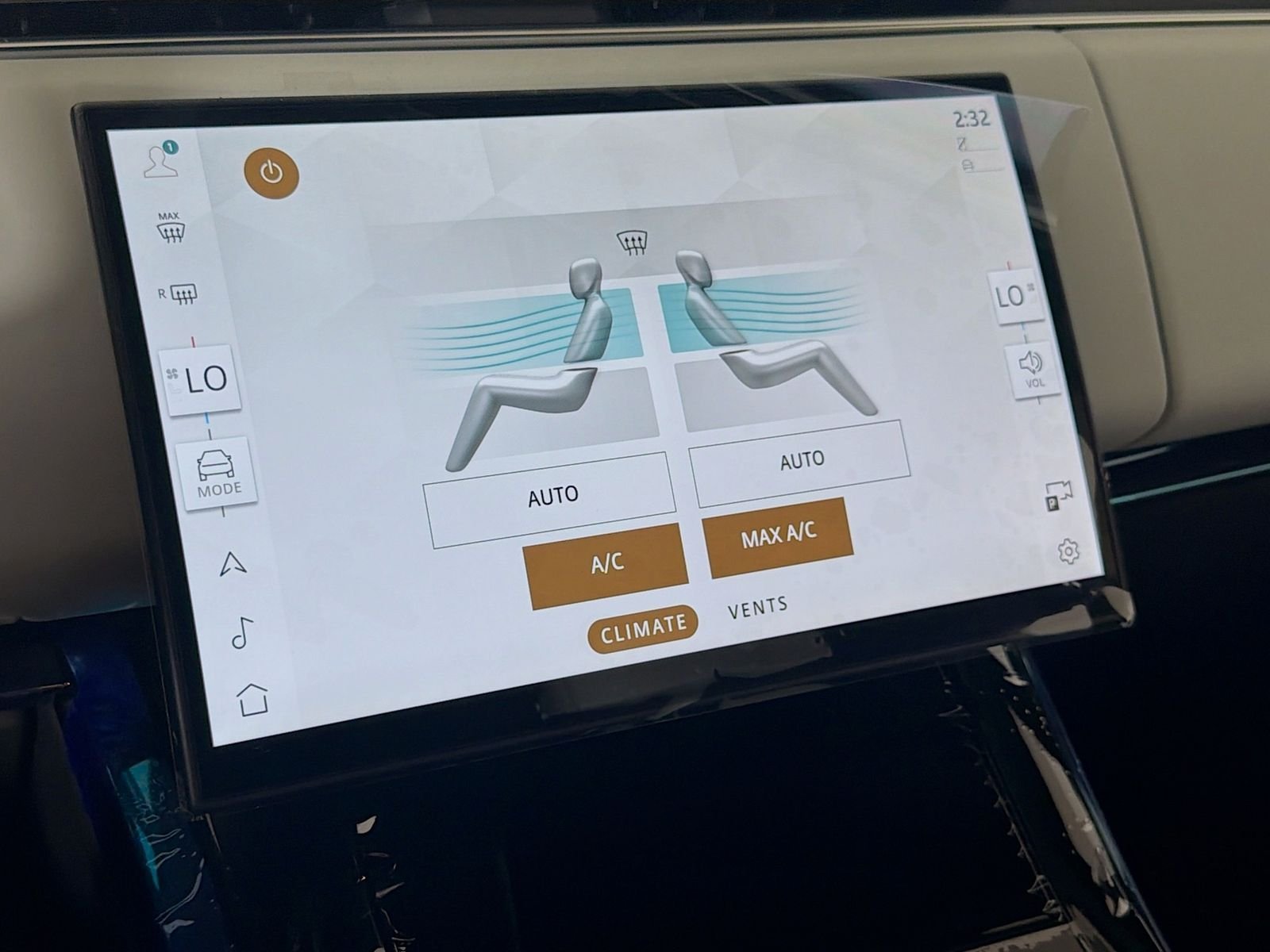 New 2026 Fuji White LAND ROVER SE image 15